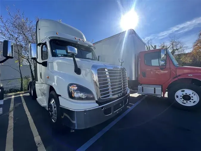 2019 FREIGHTLINER/MERCEDES CASCADIA 125