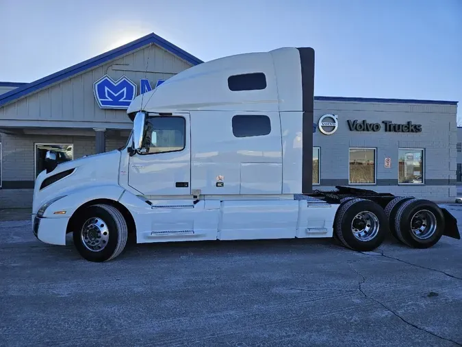 2020 VOLVO VNL64T760