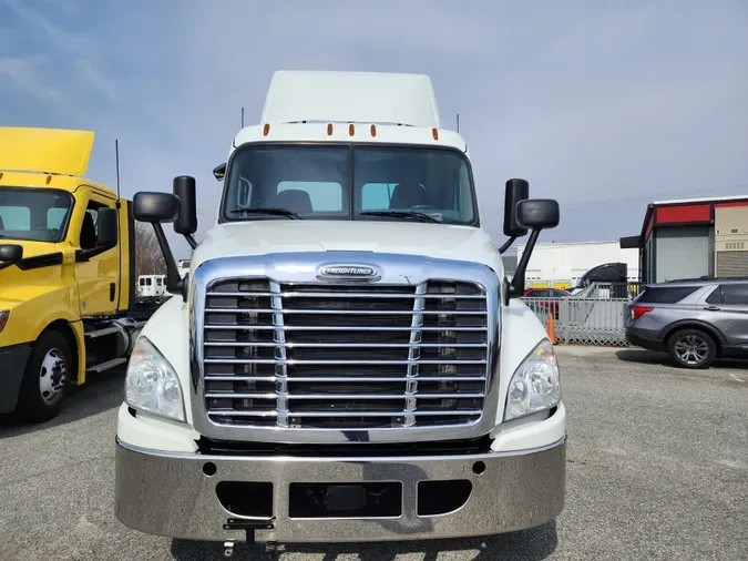 2018 FREIGHTLINER/MERCEDES CASCADIA 125