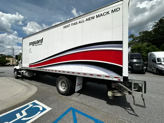 2021 Mack MD6