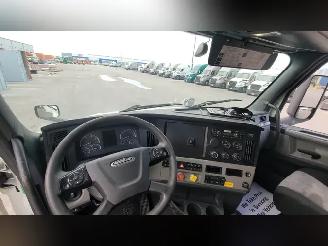 2020 Freightliner Cascadia 126