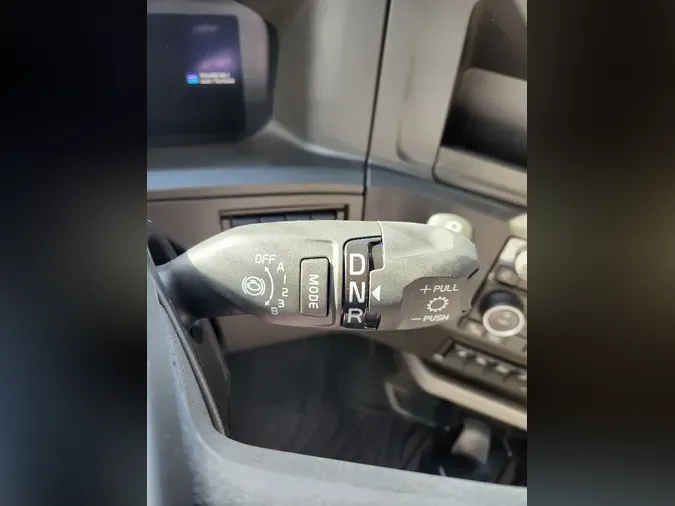 2026 VOLVO VNL64T860