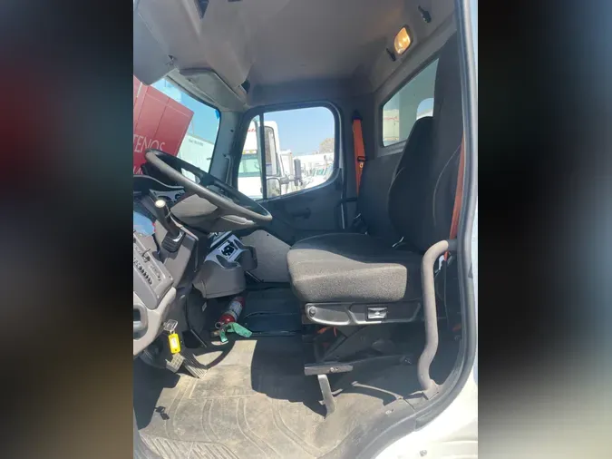 2021 FREIGHTLINER/MERCEDES M2 106