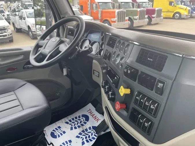 2022 Peterbilt 567