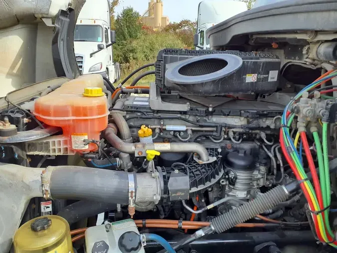 2019 FREIGHTLINER/MERCEDES NEW CASCADIA PX126644e6b5be9b05db640ac8df00cc0b7c131