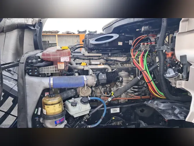 2020 Freightliner Cascadia 126