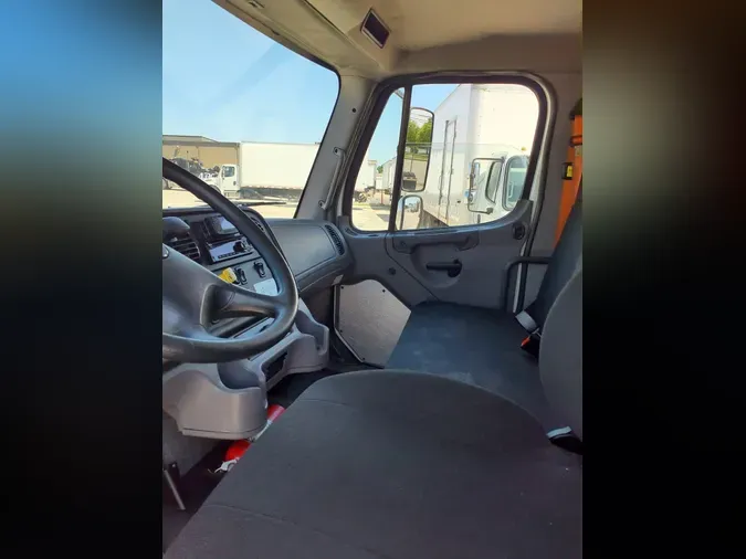2018 FREIGHTLINER/MERCEDES M2 106