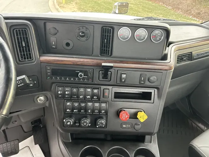 2025 International LT625