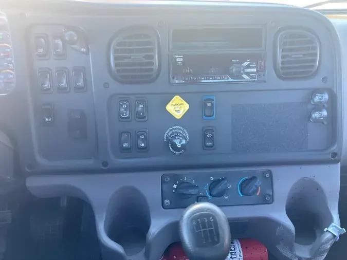 2019 FREIGHTLINER/MERCEDES M2 106