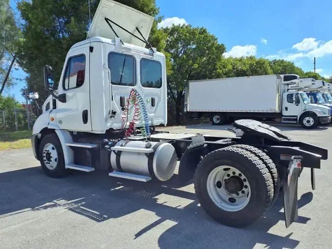 2015 FREIGHTLINER/MERCEDES CASCADIA 1134e7230d5628a9eb1c14a801975a35de4