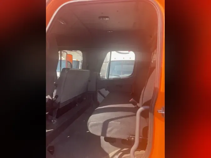 2018 FREIGHTLINER M2 106