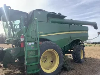 2015 John Deere S670