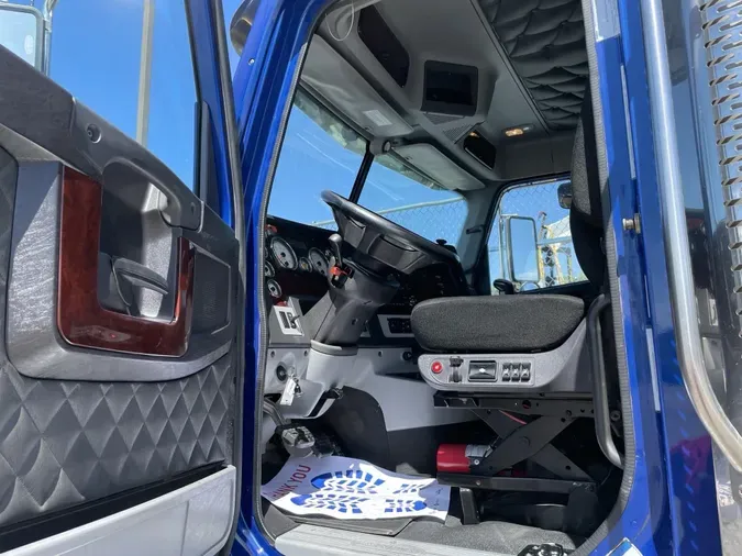 2019 Freightliner 122SD