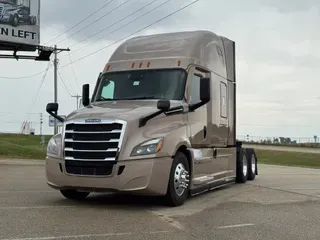 2022 FREIGHTLINER Cascadia 126