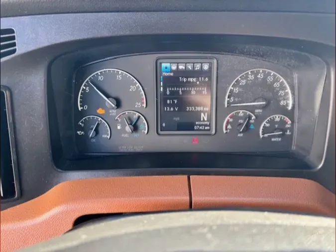 2022 Freightliner CA126SLP