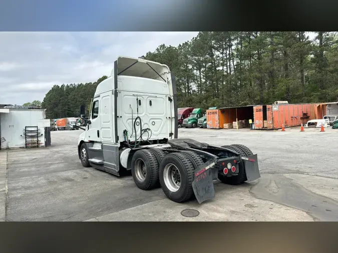 2021 Freightliner Cascadia 1264e7d85b6cb1a4735425eecbff7b74bfb