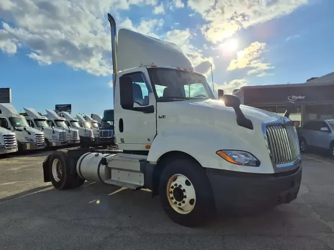 2021 NAVISTAR INTERNATIONAL LT625 DAYCAB S/A