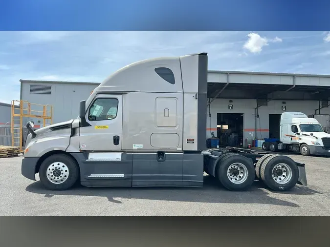 2025 Freightliner Cascadia 1264e85041c1a978499ea81663bd395d4e1