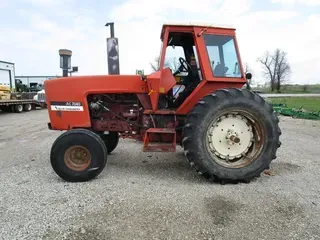 1977 Allis-Chalmers 7040