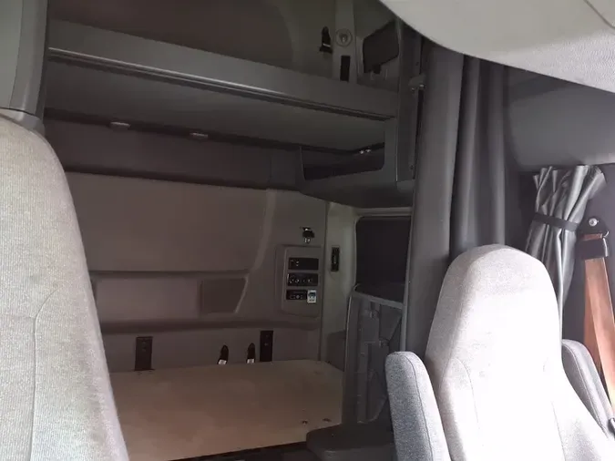 2020 NAVISTAR INTERNATIONAL LT625 SLPR CAB