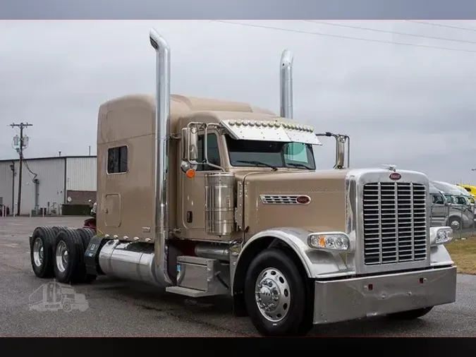 2022 PETERBILT 389