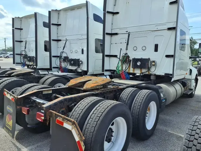 2019 NAVISTAR INTERNATIONAL LT625 SLPR CAB