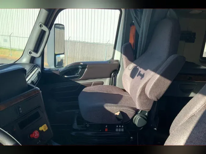 2022 INT LT625 6x4