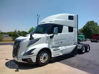 2026 VOLVO VNL64T860