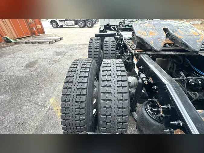 2021 Freightliner Cascadia 126