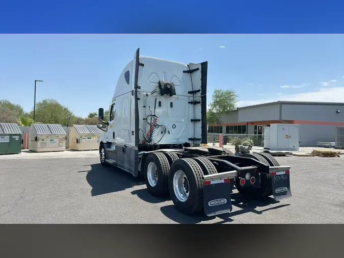 2023 Freightliner Cascadia 126