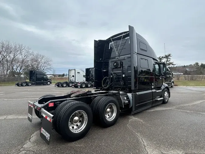 2021 Volvo VNL 860