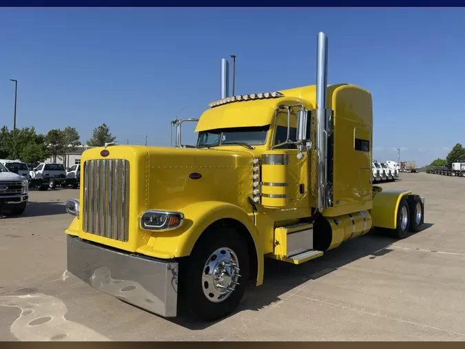 2023 Peterbilt 389