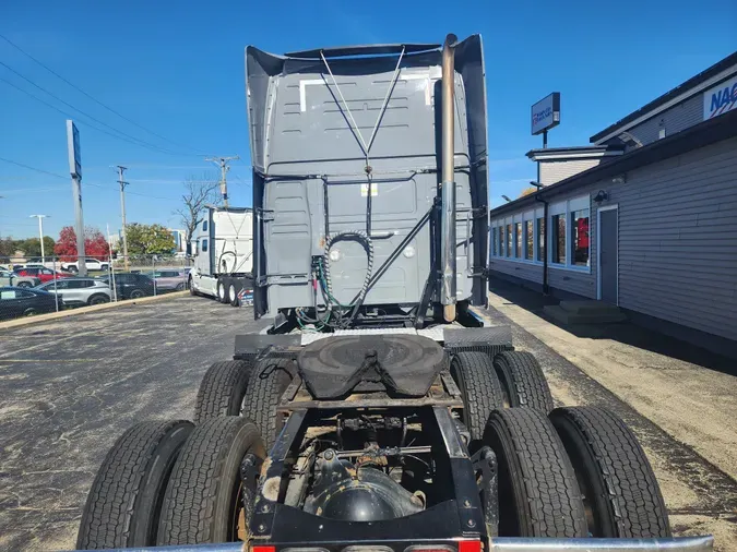 2022 VOLVO VNL64T860