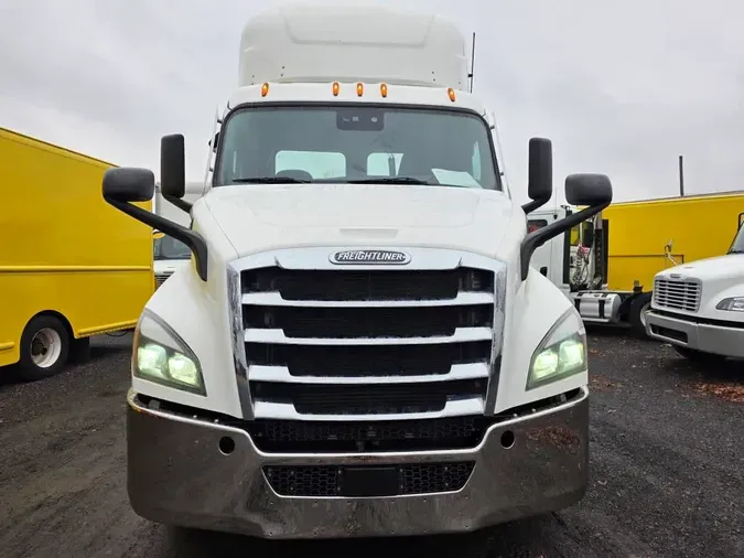 2021 FREIGHTLINER/MERCEDES CASCADIA PX11664ST