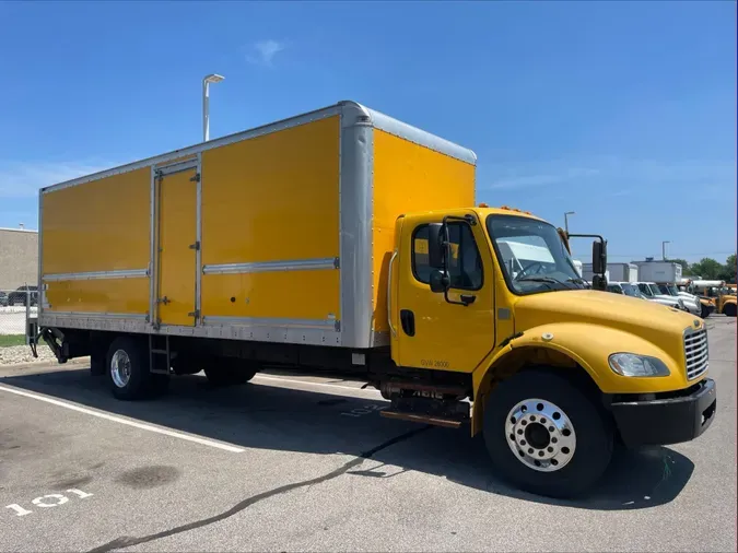 2019 Freightliner Business Class M2 106