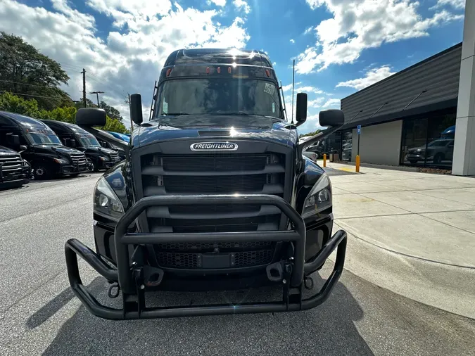 2021 FREIGHTLINER CASCADIA 126