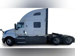 2022 International LT625