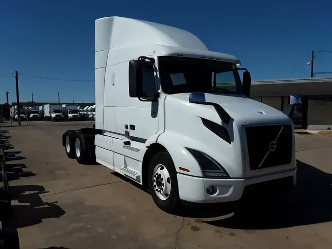 2020 VOLVO VNR64T-640