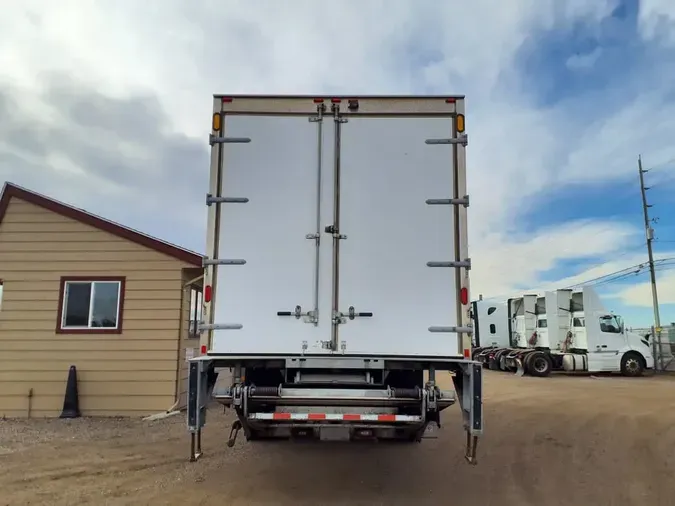 2018 FREIGHTLINER/MERCEDES M2 106