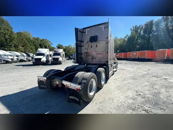 2023 Freightliner Cascadia 126