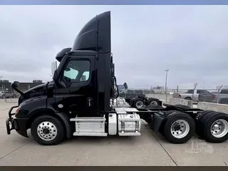 2023 FREIGHTLINER CASCADIA 116