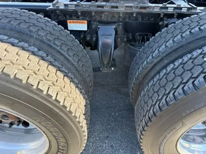 2023 Freightliner Cascadia4eab1e221b65bd54a9bb035e0e3d9d5e