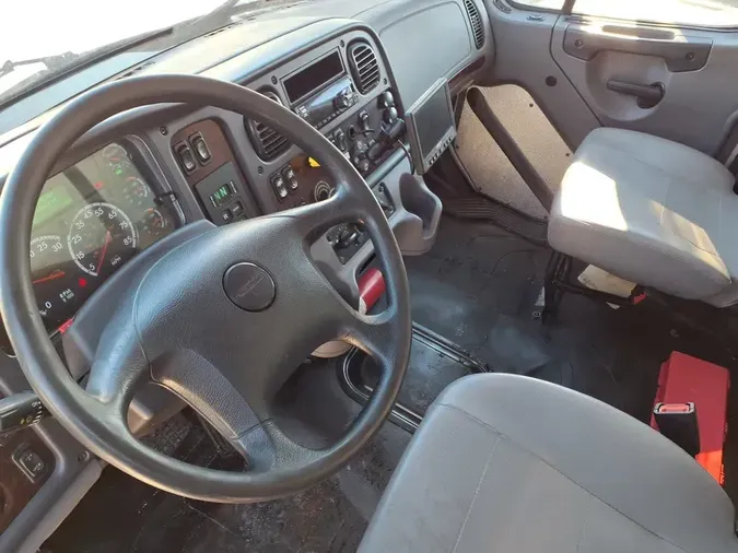 2020 FREIGHTLINER/MERCEDES M2 106