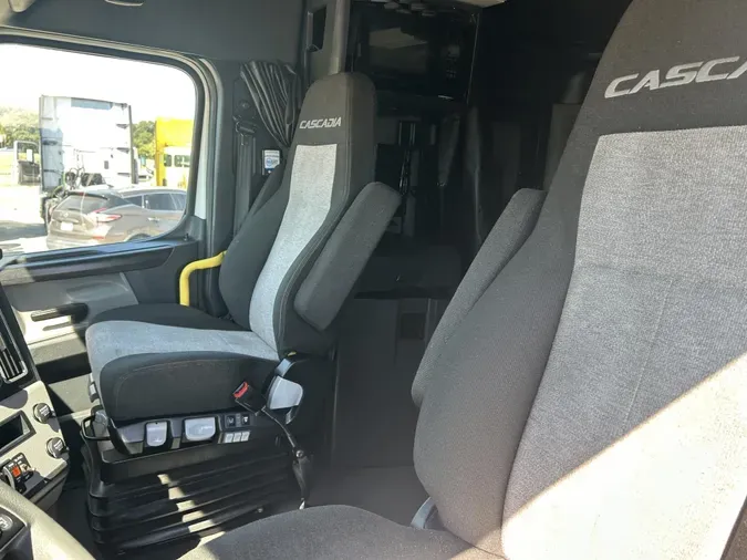 2023 Freightliner Cascadia