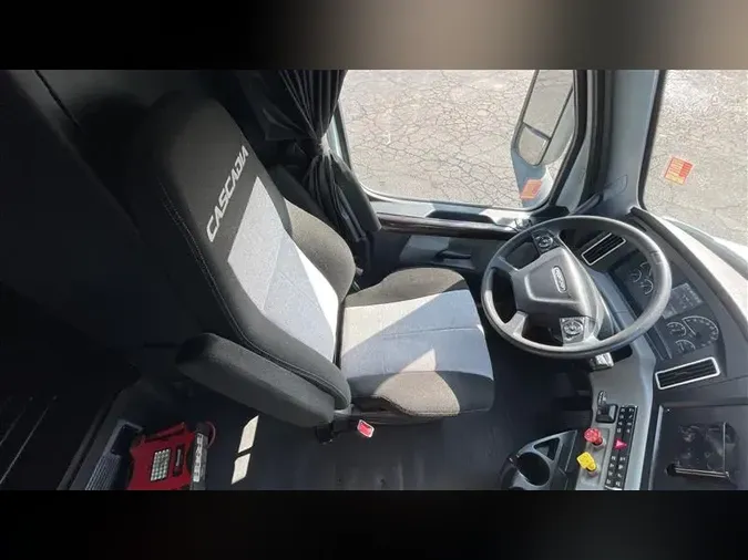 2020 FREIGHTLINER CA126