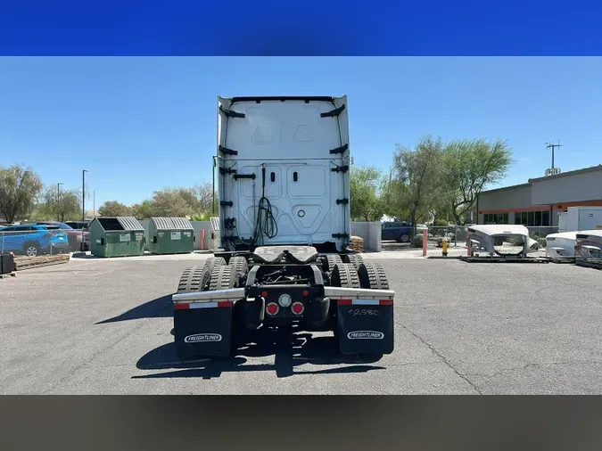 2024 Freightliner Cascadia 126
