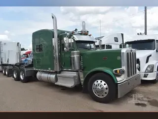 2020 PETERBILT 389