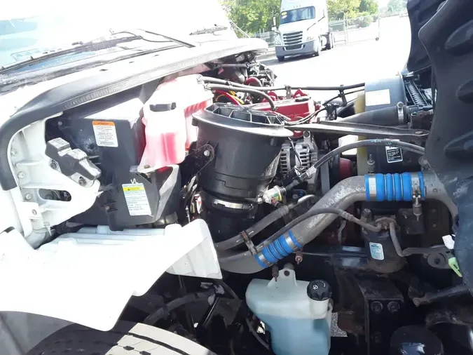 2018 FREIGHTLINER M2 106
