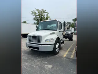 2016 Freightliner M2 106