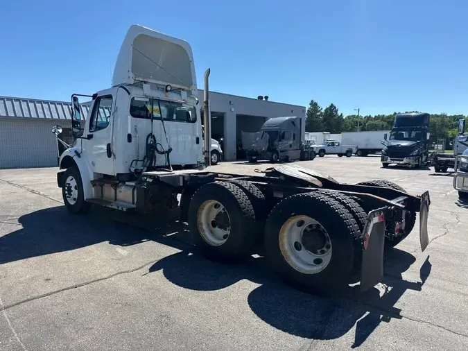 2022 FREIGHTLINER/MERCEDES M2 1064eb66f6186bb6bb63af45195ee9a1b44